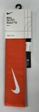 Čelenka na tenis Nike DRI-FIT HEAD TIE Tennis Headband 649 Čelenka na tenis Nike DRI-FIT HEAD TIE Tennis Headband 649
